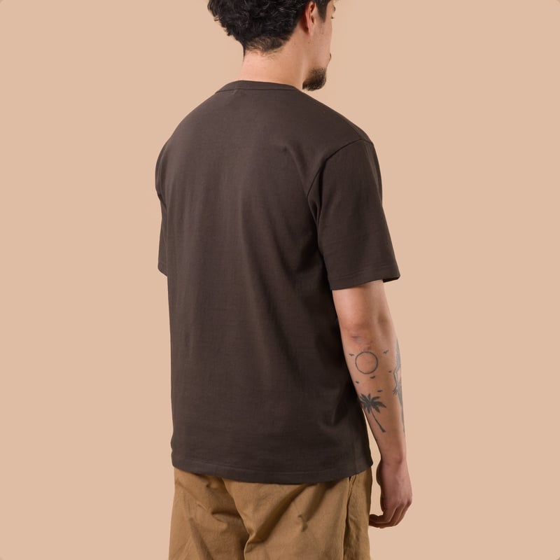 image porté flaneurs DUBBLE WORKS Heavyweight Short Sleeve Tee sumikuro de dos