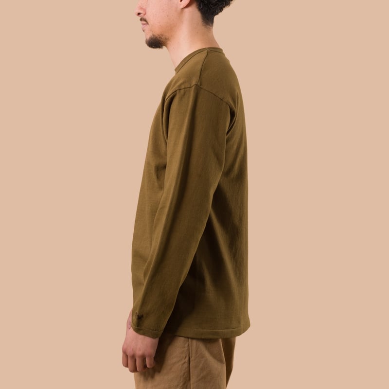 image porté profil DUBBLE WORKS  Heavyweight Long Sleeve Tee khaki