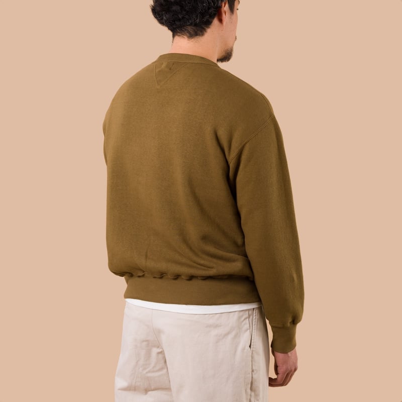 image porté dos de face Dubble Works loopwheel sweatshirt khaki (1)