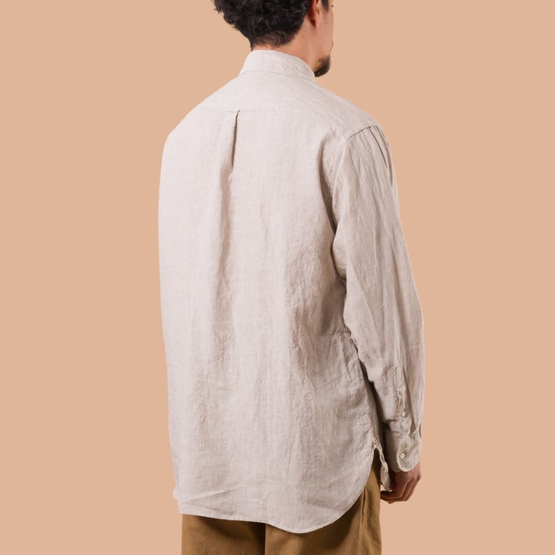image flaneurs chemise en lin natural Beams Plus Japan portée de dos