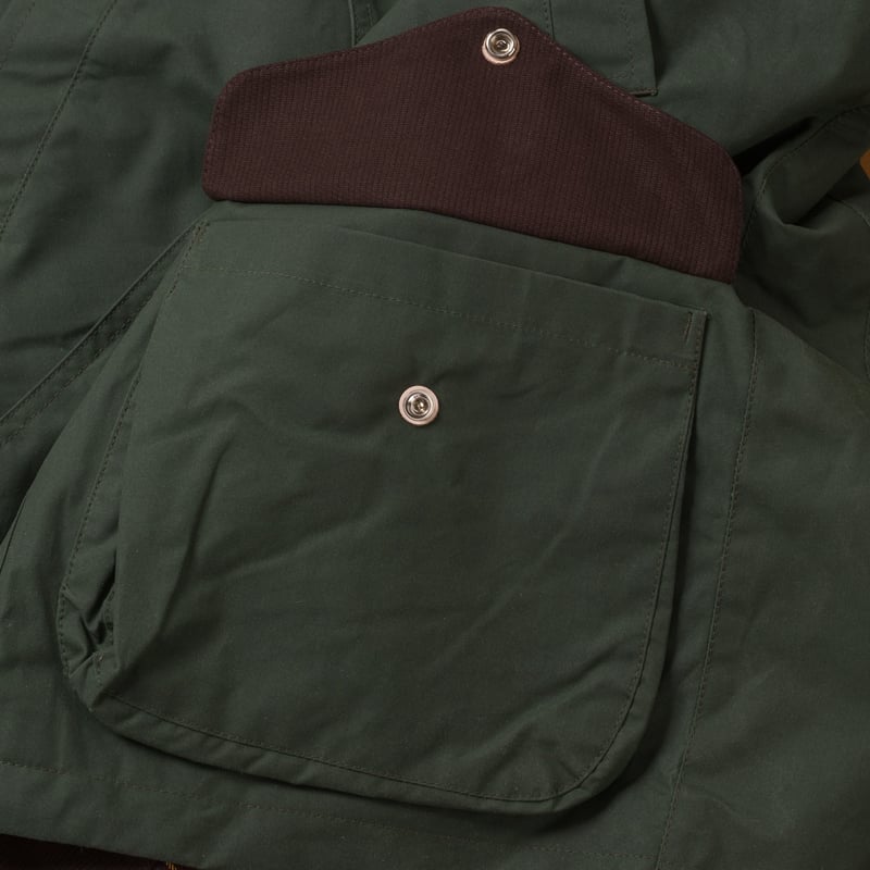 Image-Flâneurs_MANIFATTURA CECCARELLI / Rain Caban Dark Green détail poche