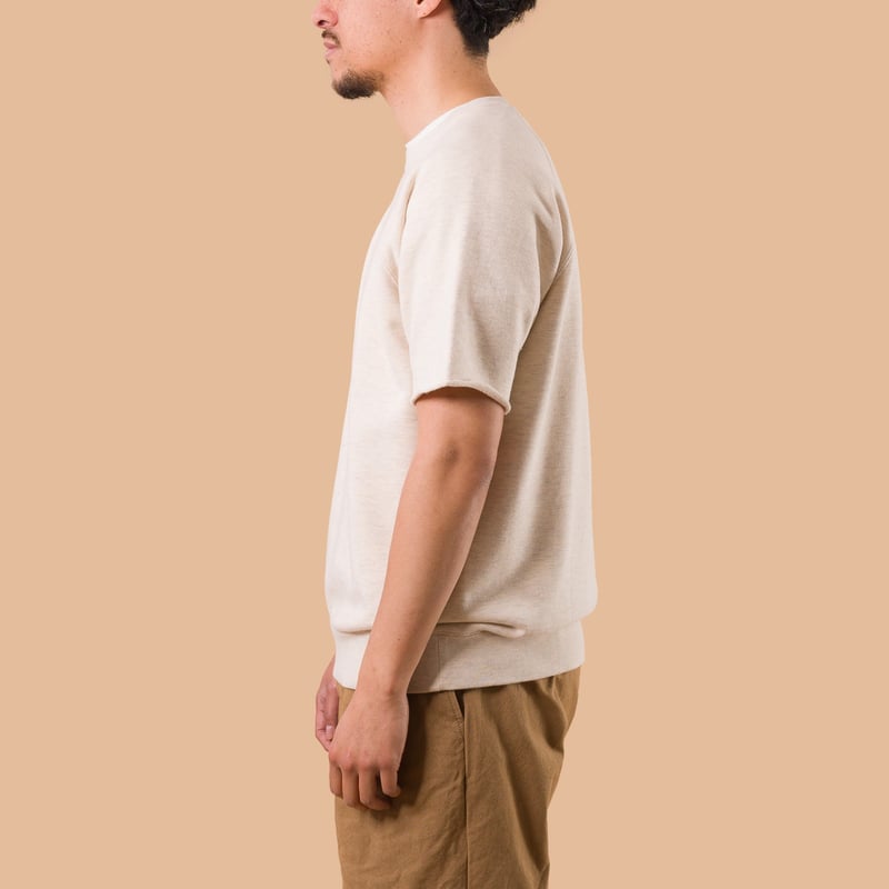 Image-Flâneurs_BEAMS PLUS / Sweat Short Sleeve Cut-Off Oatmeal de profil