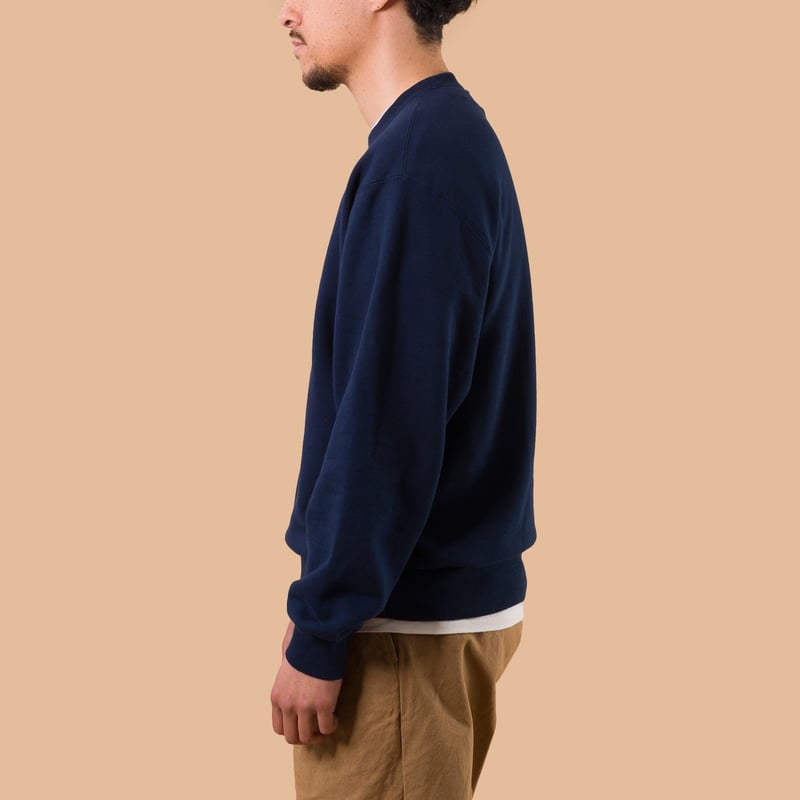 Image-Flâneurs_BEAMS PLUS / Crewneck Sweatshirt Dark Navy de profil