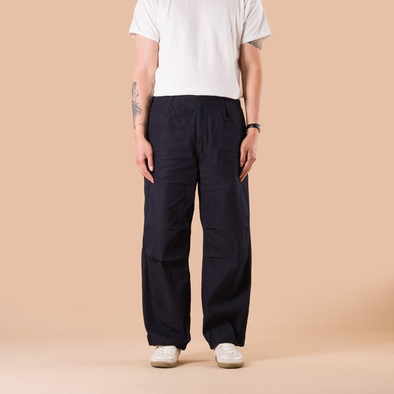 Image-Flâneurs_FOB FACTORY / F0545 ID Nylon Tuck Pants Indigo de face