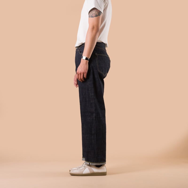 Image-Flâneurs_FOB Factory-F143 14oz Classic Straight Selvedge Denim de profil