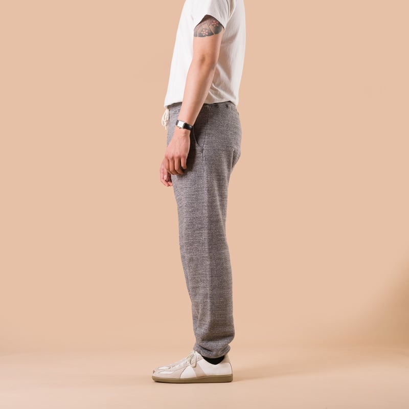 Image-Flâneurs_DUBBLE WORKS / Loopwheel Sweat Pants Heather Charcoal de profil