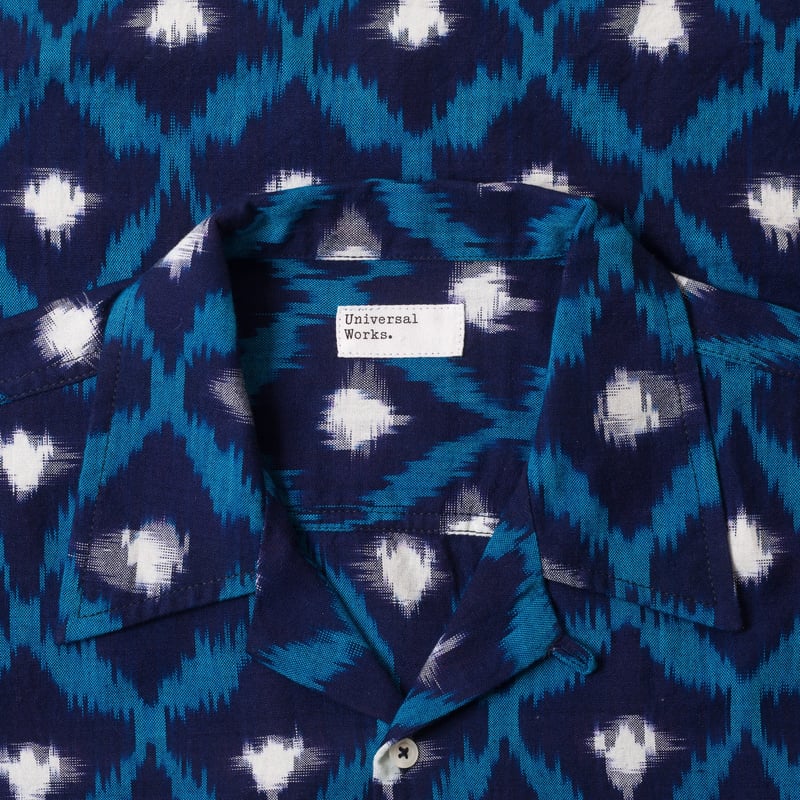 image flâneurs UNIVERSAL WORKS / Deck Shirt Diamond Ikat Indigo détail col