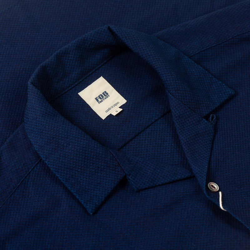 detail col flâneurs veste militaire FOB FACTORY  F3500 Indigo Sashiko Holiday Shirt (2)