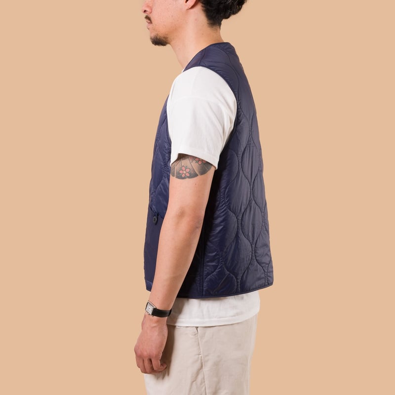 Image-Flâneurs_MANIFATTURA CECCARELLI / All Season Vest navy de profil