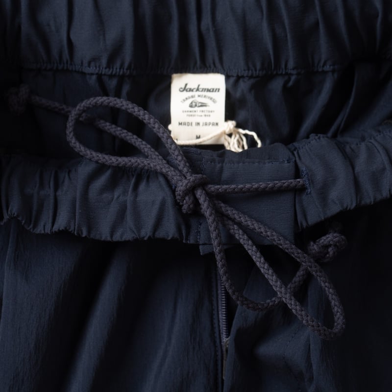 détail cordon flaneurs JACKMAN Crepe Umps Pants Dark Navy (5)