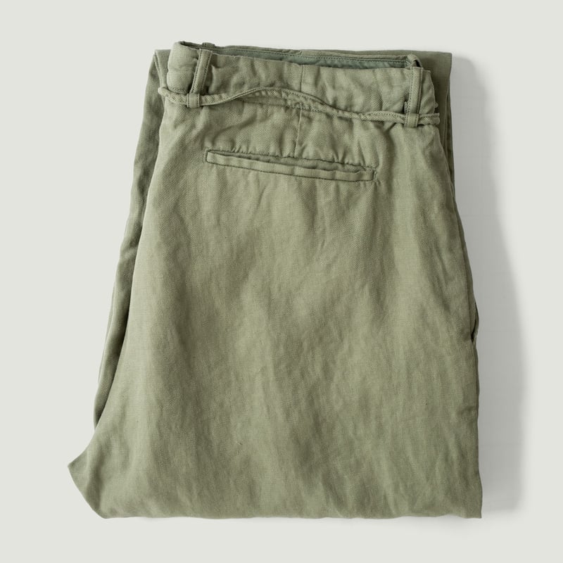 Vignettes flaneurs pantalon SEUVAS Linen Tapered 2-Tuck Pants Olive