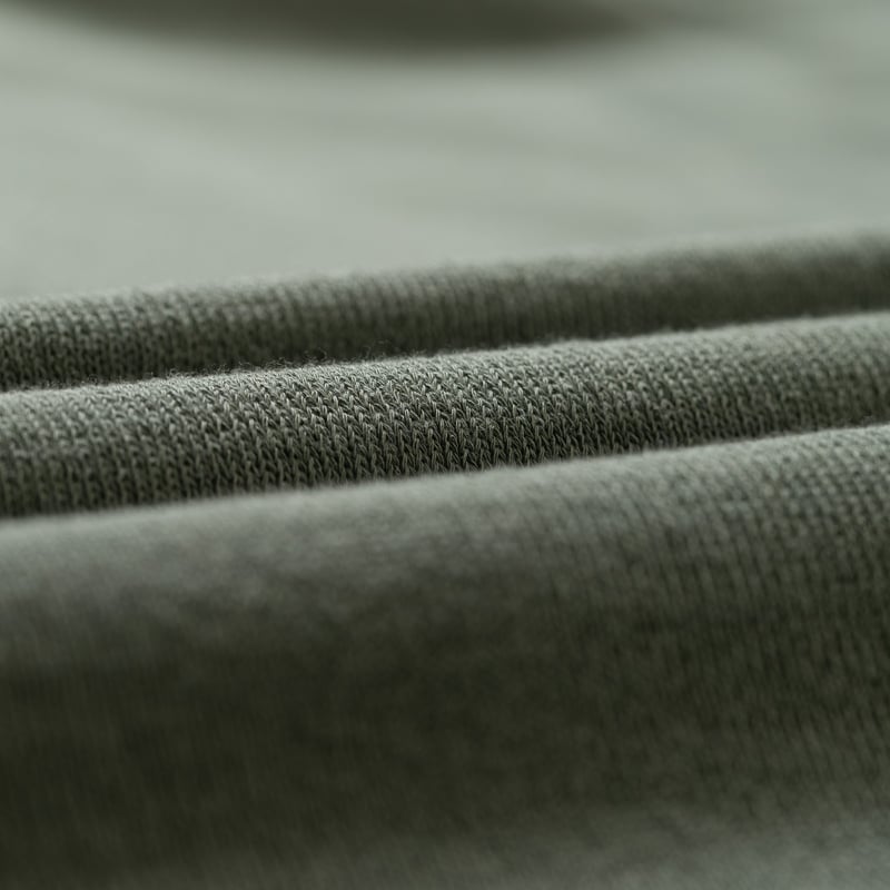 image flâneurs MOONCASTLE / Ice Cotton Poloneck Olive détail matière