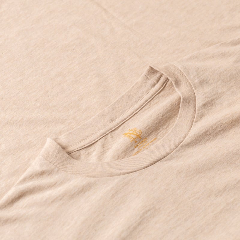 image-Flâneurs BATONER / Light Meriyasu T-Shirt Heather Beige détail col