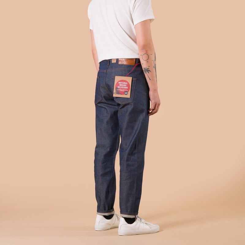 image flâneurs NAKED & FAMOUS EasyGuy Natural Indigo Selvedge porté de dos