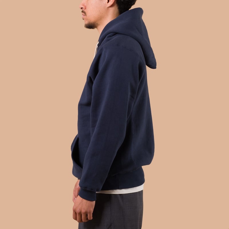 image porté flaneurs sweat WAREHOUSE & CO.   Lot. 484 Plain Hooded Sweatshirt Navy de profil