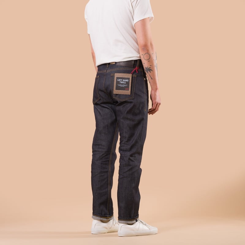 flâneurs NAKED & FAMOUS WeirdGuy Left Hand Twill Selvedge porté de dos