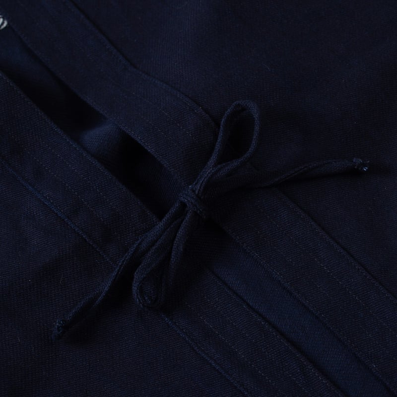 détails NAKED & FAMOUS  Kimono Shirt Maekake Dobby Indigo (3)