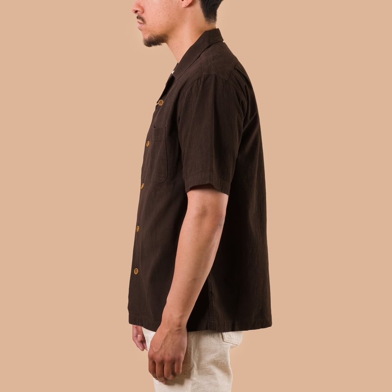 image flâneurs STUDIO D'ARTISAN / 5739 Amami Mud Dyed Shirt Dark Brown profil