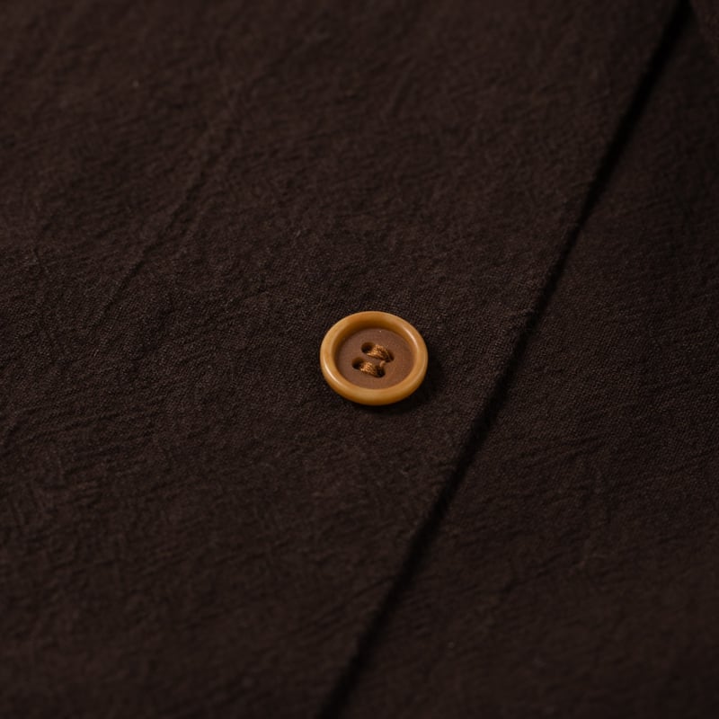image flâneurs STUDIO D'ARTISAN / 5739 Amami Mud Dyed Shirt Dark Brown détail bouton