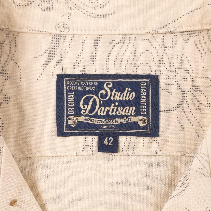 image flâneurs STUDIO D'ARTISAN / 5736 Manga Open Collar Shirt Ivory détail étiquette