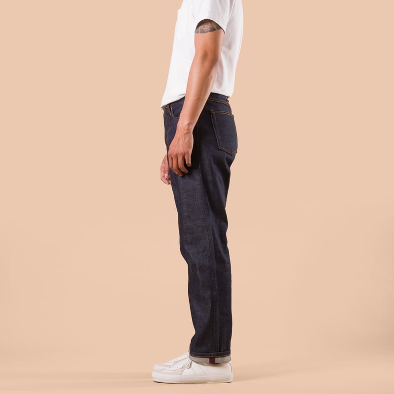 flaneurs NAKED & FAMOUS Dirty Fade Selvedge TrueGuy porté de profil