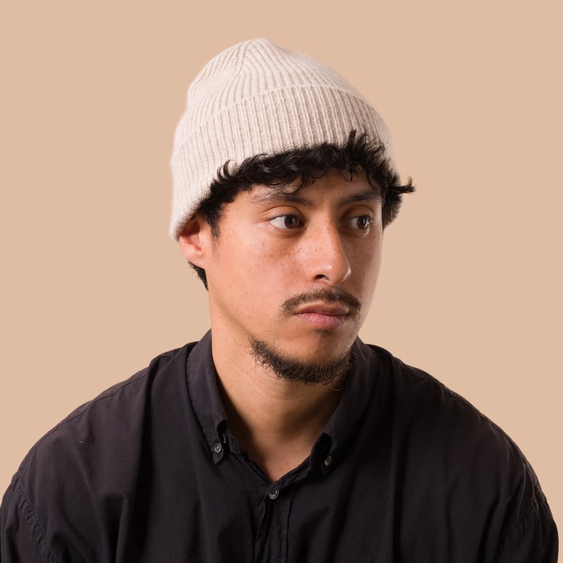 MACKIE Cashmere Arbroath Hat Dark Medium Dyed porté flaneurs