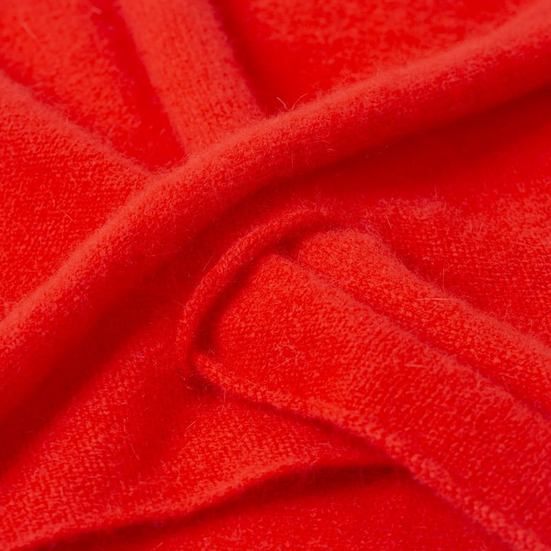 MACKIE Ardmhor Triangle Hole Scarf detail (8)