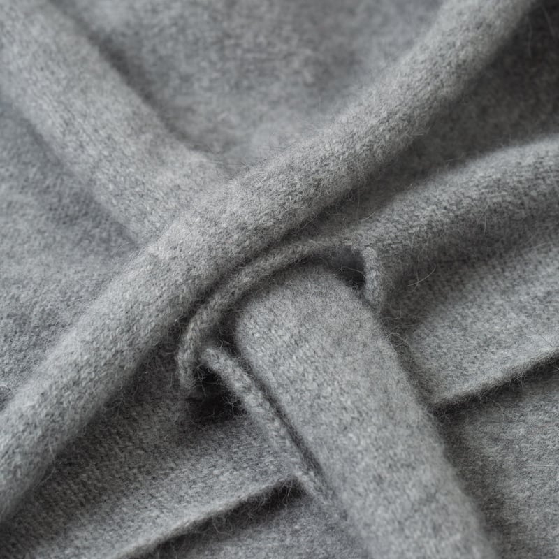 MACKIE Ardmhor Triangle Hole Scarf detail (6)