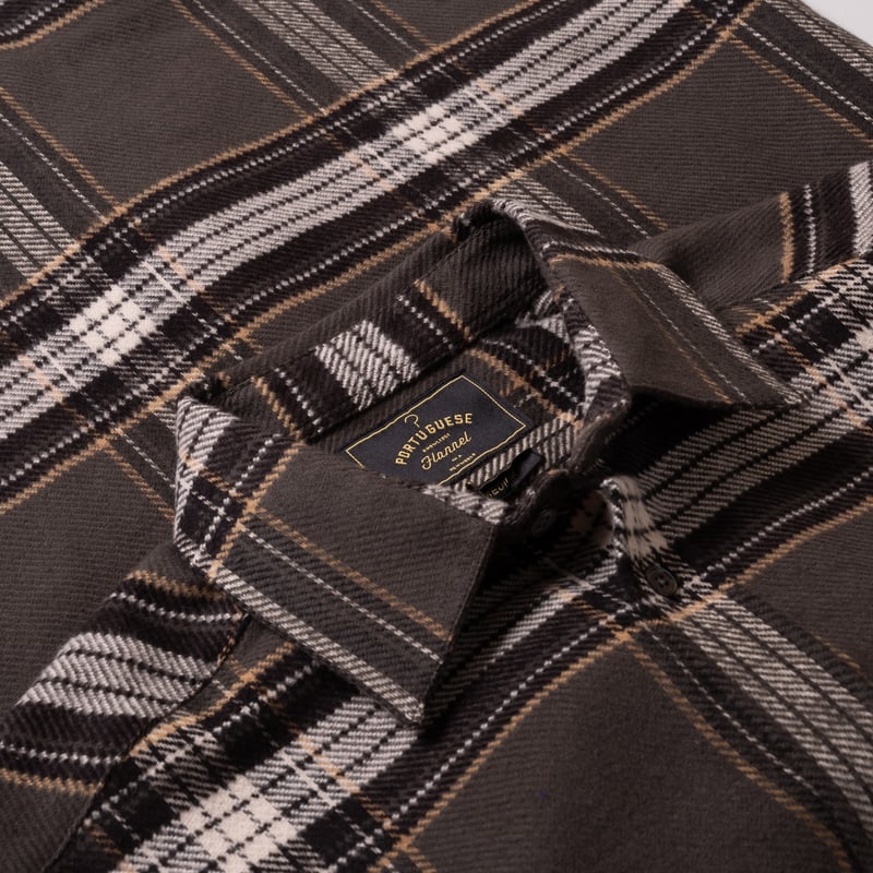 Image flâneurs PORTUGUESE FLANNEL / Spindle Shirt détail col