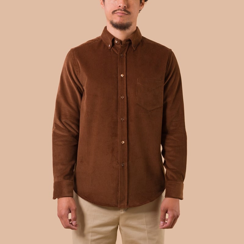 image PORTUGUESE-FLANNEL-flâneurs-chemise-velours-Lobo-light Brown de face