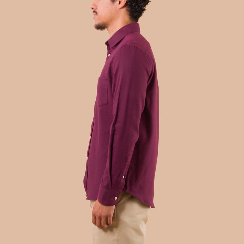chemise-flâneurs-PORTUGUESE-FLANNEL-Teca-Shirt-Bordeaux-porté de profil