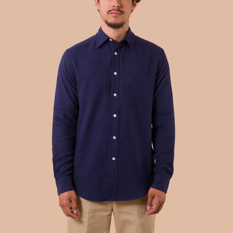 chemise-flâneurs-PORTUGUESE-FLANNEL-Teca-Shirt-Blue porté de face