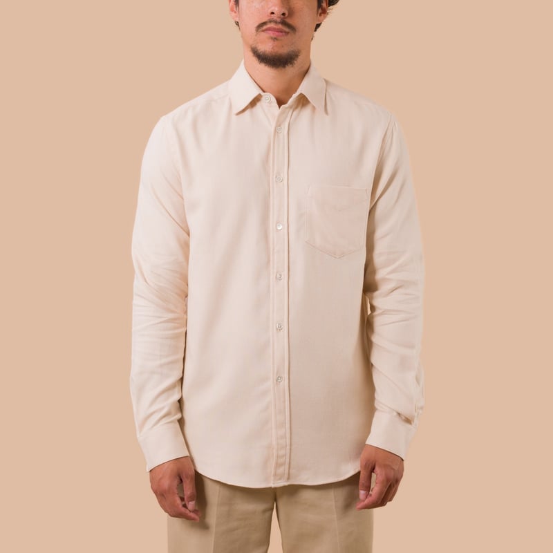 chemise-flâneurs-PORTUGUESE-FLANNEL-Teca-Shirt-Ecru porté de face