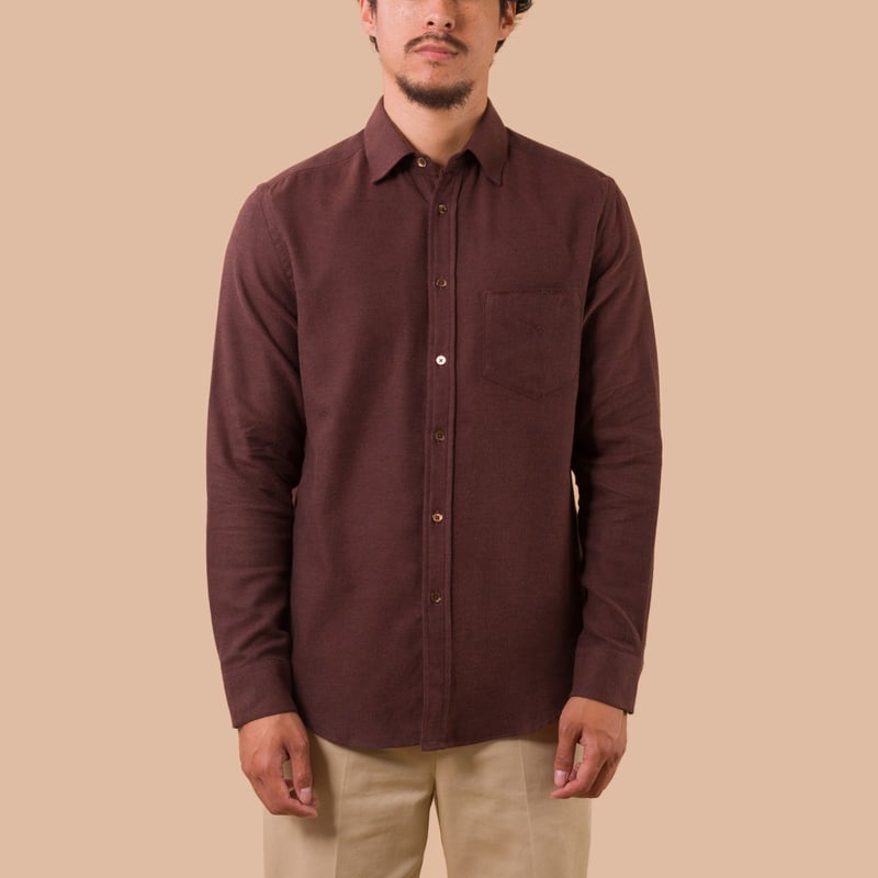 chemise-flâneurs-PORTUGUESE-FLANNEL-Teca-Shirt-Brown porté de face