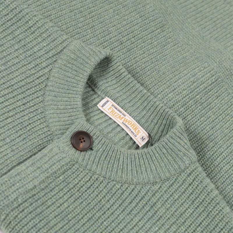 Image flâneurs FRIZMWORKS / Heavy Wool Round Cardigan Jade Green détail col