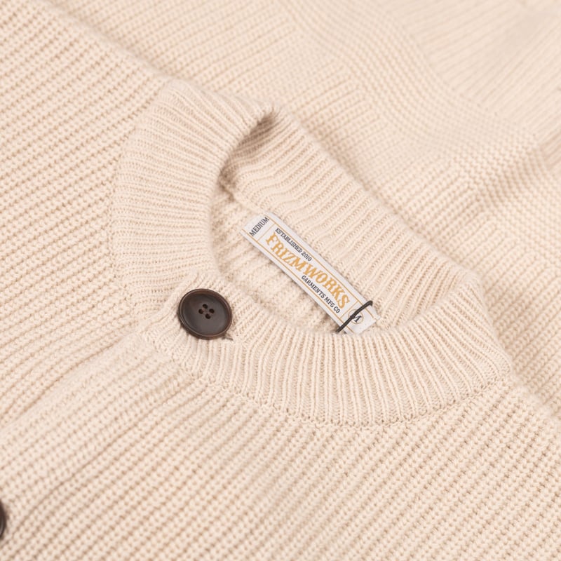 Image flâneurs FRIZMWORKS / Heavy Wool Round Cardigan Cream détail col