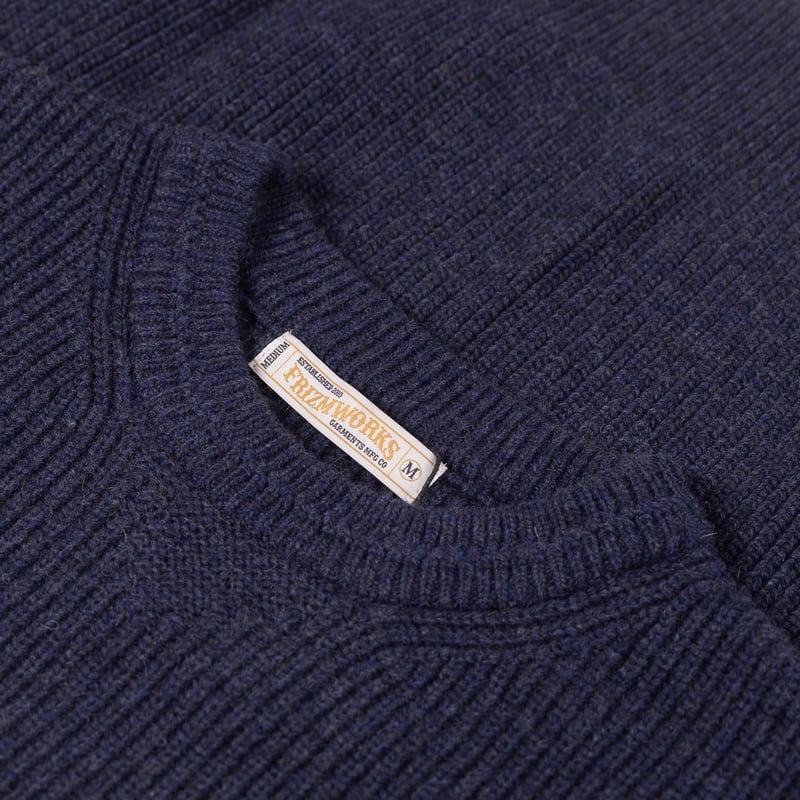 Image flâneurs FRIZMWORKS / Patch Round Pullover Knit Navy détail col
