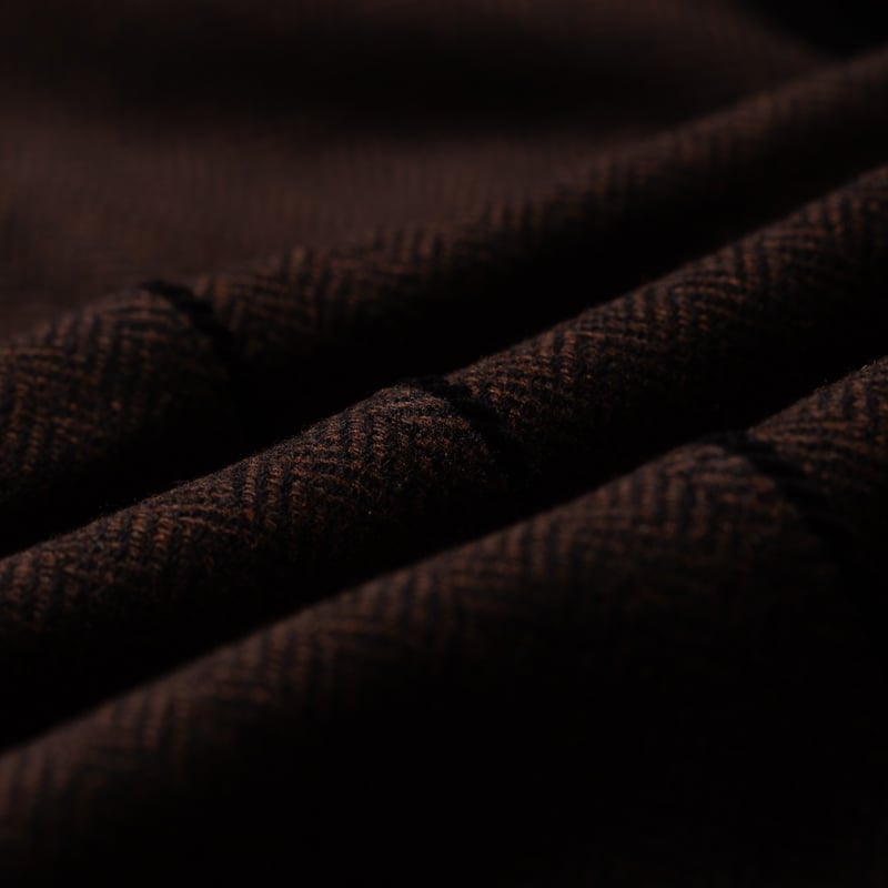 Image flâneurs FRIZMWORKS / Herringbone Wool Hunting Vest Chestnut Black détail matière