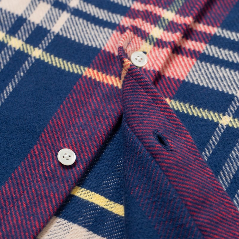 details flaneurs Portuguese Flannel Sage Shirt (2)