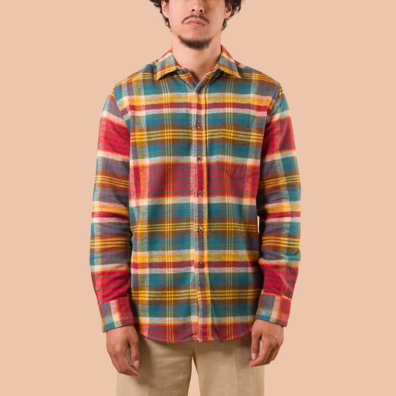 vignette flaneurs Portuguese Flannel Fasema Shirt worn front
