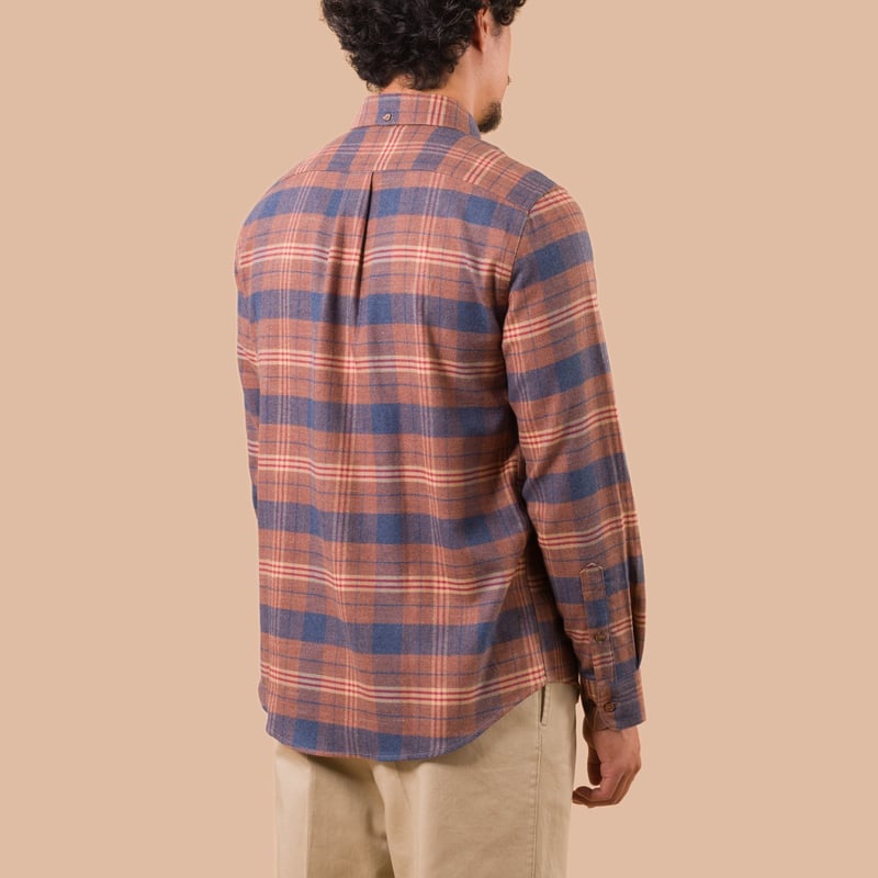 vignette flaneurs Portuguese Flannel Logia Shirt worn back