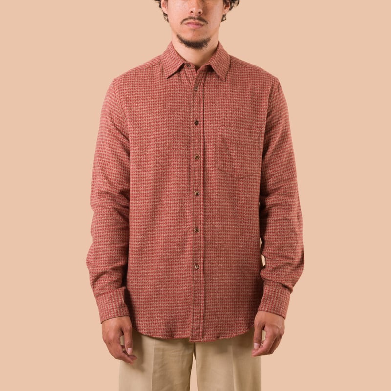 vignette flaneurs Portuguese Flannel Abstract Shirt Clay worn front