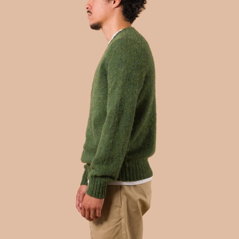 Vignettes Flaneurs Knitwear Shaggy Crew Neck Sweater Greenfinch worn side