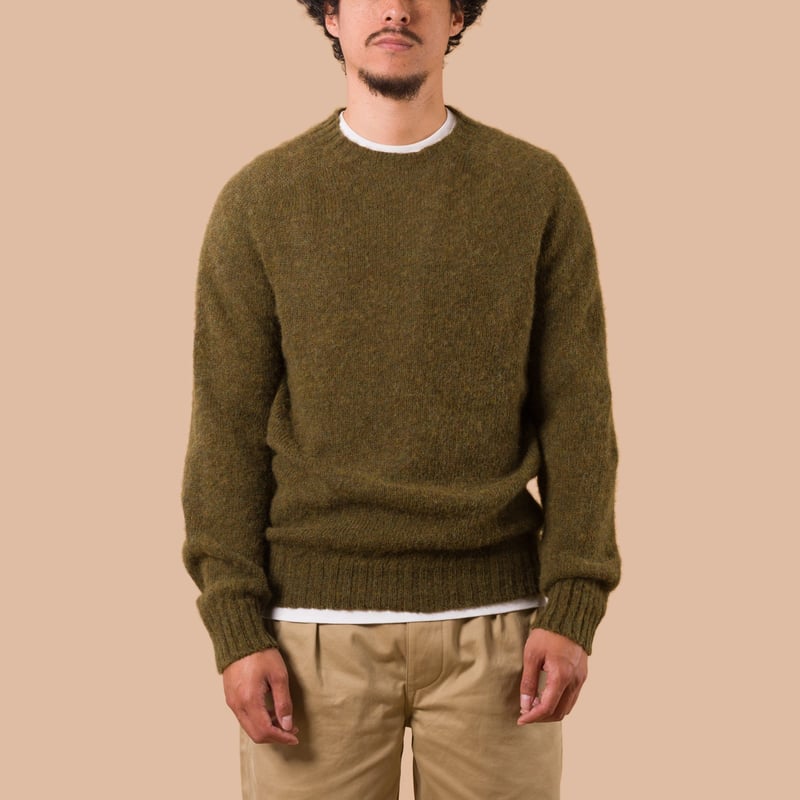 Vignettes Flaneurs Knitwear Shaggy Crew Neck Sweater Siskin worn front