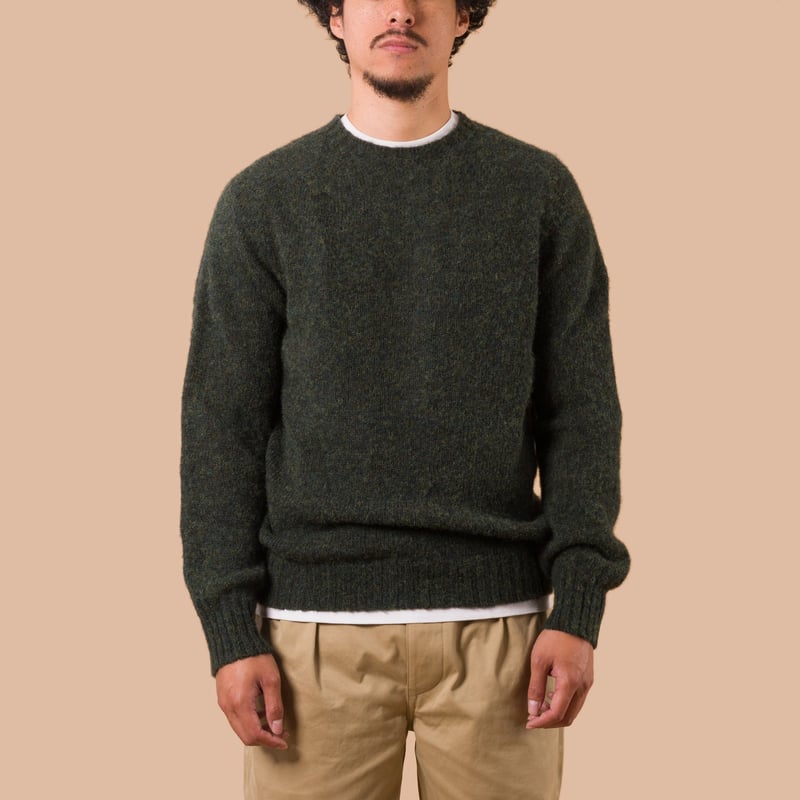 Vignettes Flaneurs Knitwear Shaggy Crew Neck Sweater Evergreen worn front