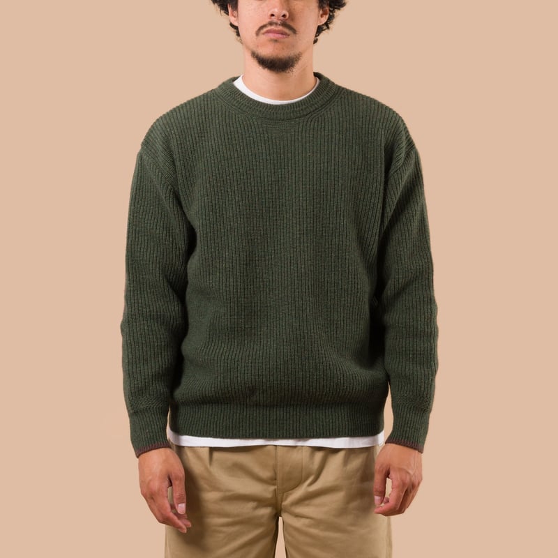 flaneurs Frizmworks Patch Round Pullover Knit Forest Green worn front
