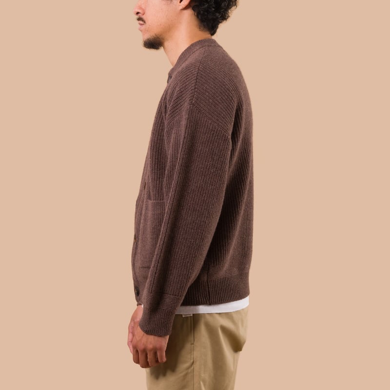 flaneurs Frizmworks Heavy Wool Round Cardigan Choco worn side