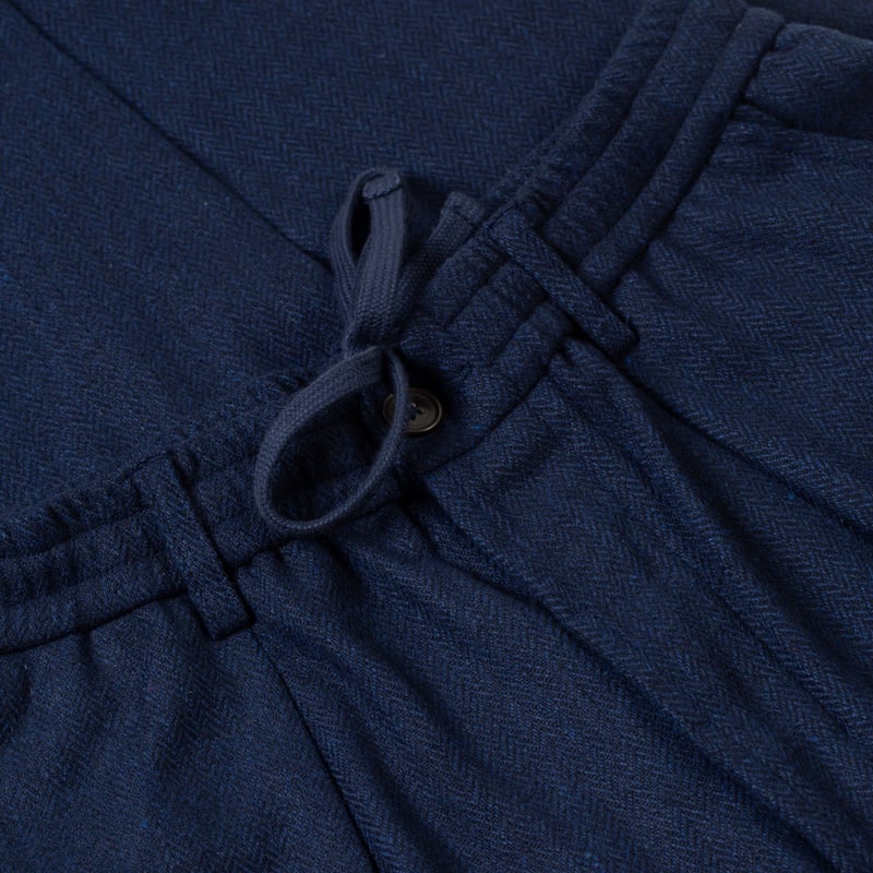 flaneurs details UNIVERSAL WORKS pantalon laine Wool Herringbone Pleated Track Pant Navy (2)