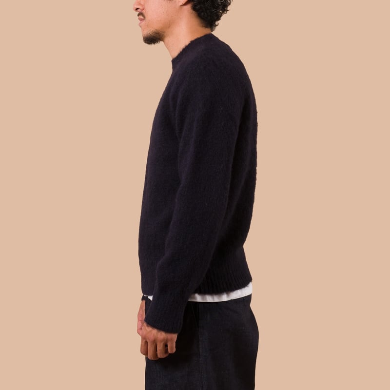 Image-Flâneurs_J. PRESS / Shaggy Dog Crew Neck Sweater Navy_de-profil