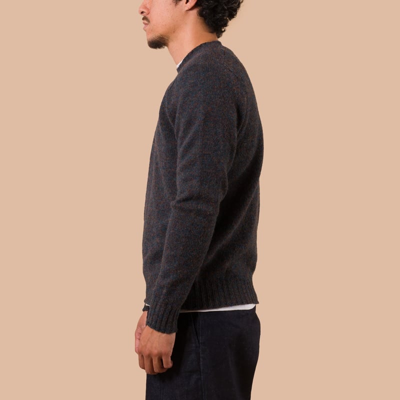 Image Flâneurs JAMIESON'S / Crewneck Saddle Shoulder Sweater Rosewood profil